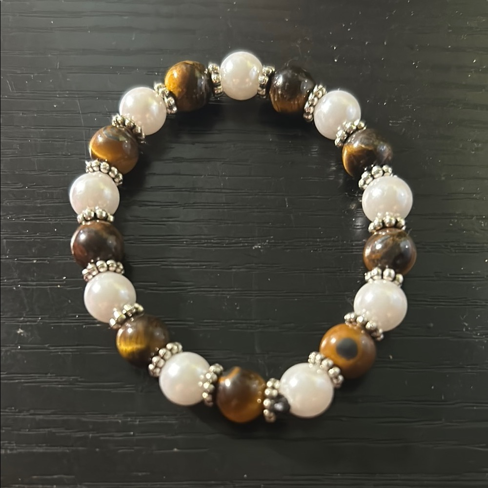 Elegant Pearl and Tiger Eye Bracelet